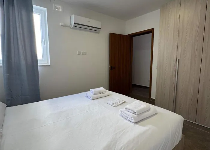 Penthouse Bliss Bright Stylish - By Hostmt Appartement *