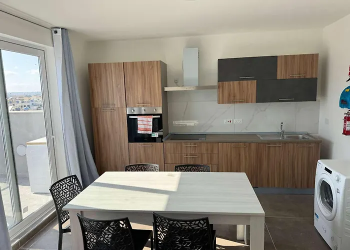 Penthouse Bliss Bright Stylish - By Hostmt Ta' Penza