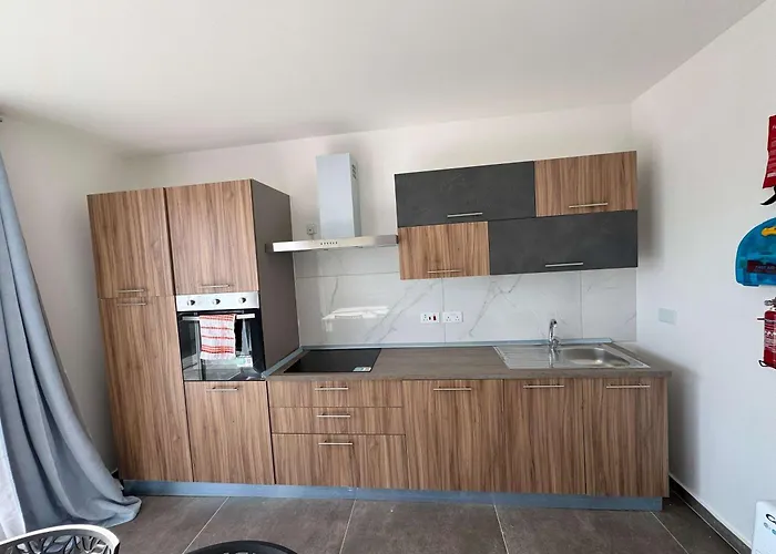 Penthouse Bliss Bright Stylish - By Hostmt *