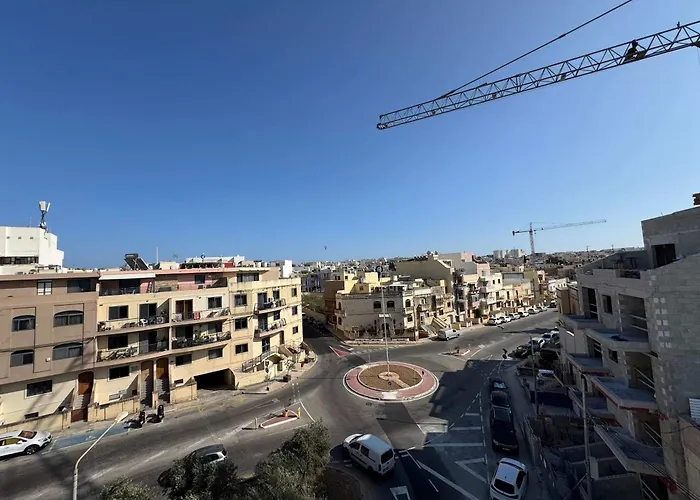 Penthouse Bliss Bright Stylish - By Hostmt