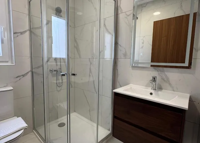 Penthouse Bliss Bright Stylish - By Hostmt Appartement