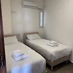 Penthouse Bliss Bright Stylish - By Hostmt Apartman