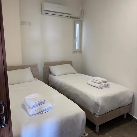 Penthouse Bliss Bright Stylish - By Hostmt Lejlighed