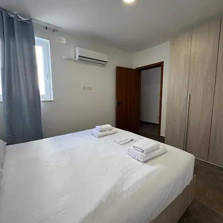 Penthouse Bliss Bright Stylish - By Hostmt Lejlighed *