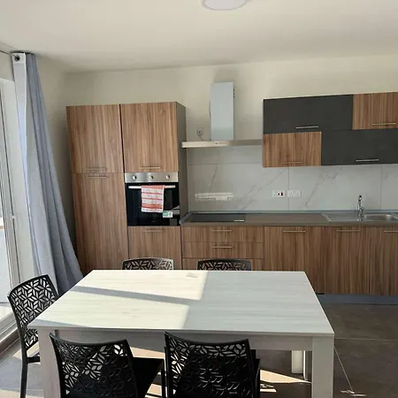 Penthouse Bliss Bright Stylish - By Hostmt Ta' Penza