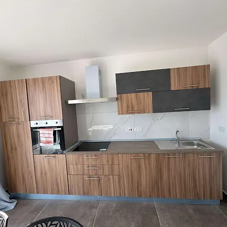 Penthouse Bliss Bright Stylish - By Hostmt *