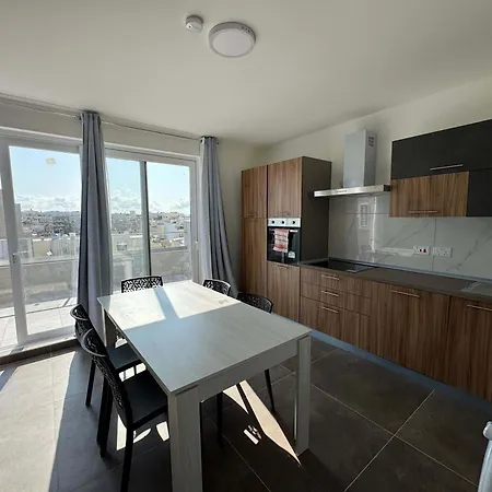 Penthouse Bliss Bright Stylish - By Hostmt