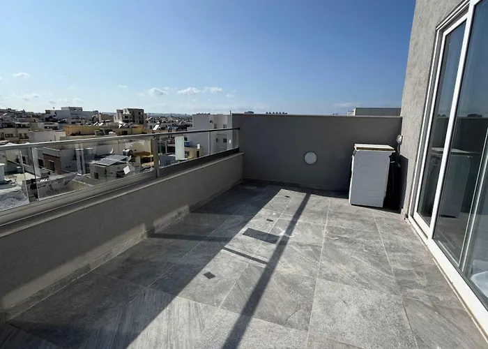 Διαμέρισμα Penthouse Bliss Bright Stylish - By Hostmt Ta' Penza